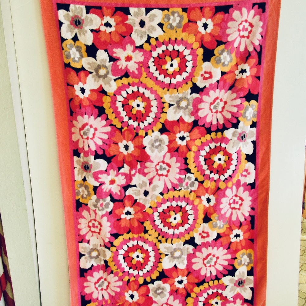 Vera Bradley Beach Towel 62 x 32" Floral Summer/beach/